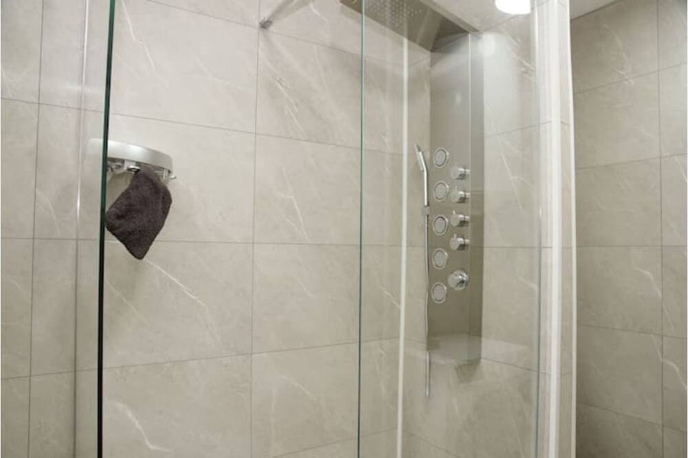 Photo of Bathroom in Gouvieux