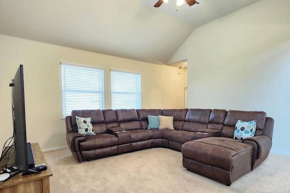 Photo of Bedroom in Baytown