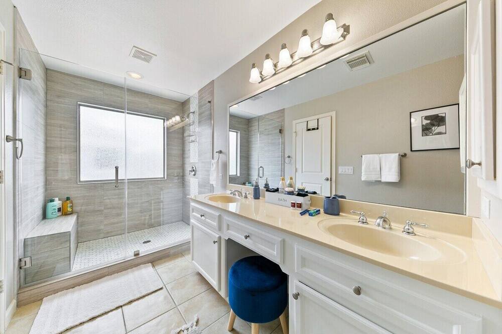 Photo of Bathroom in Shady Acres