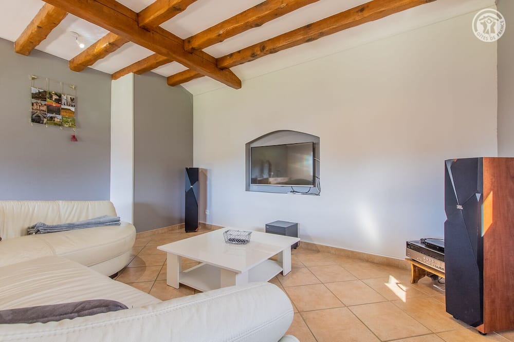 Photo of Livingroom in Nanton