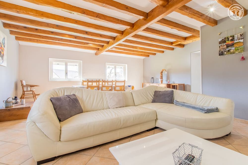 Photo of Livingroom in Nanton