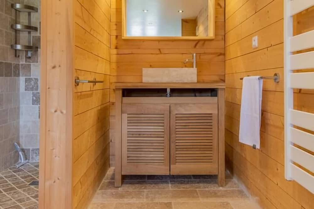 Photo of Bathroom in Nanton