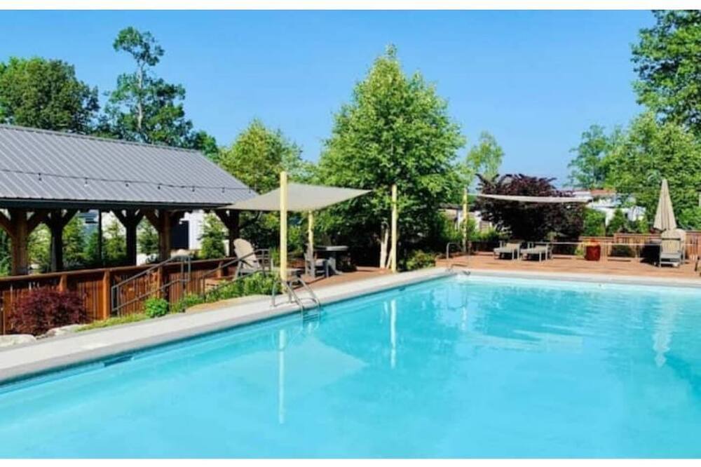 Photo of Outdoor in Upward
