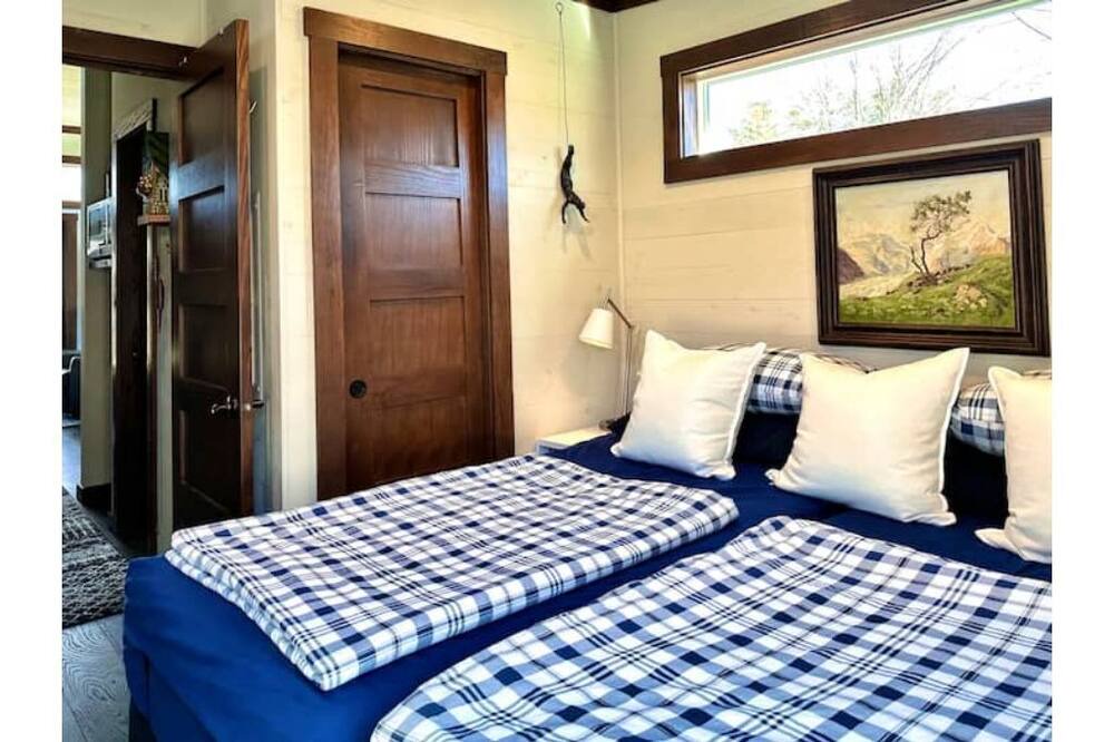 Photo of Bedroom in Upward