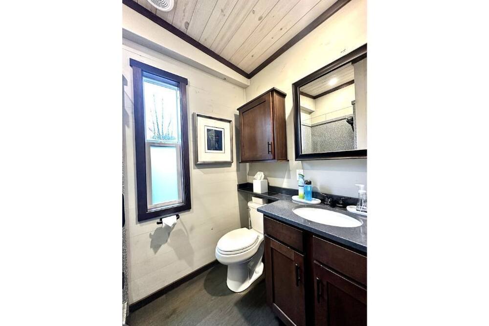 Photo of Bathroom in Upward