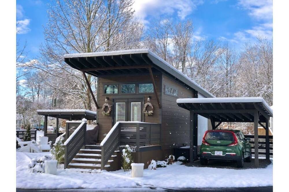Photo of Outdoor in Upward