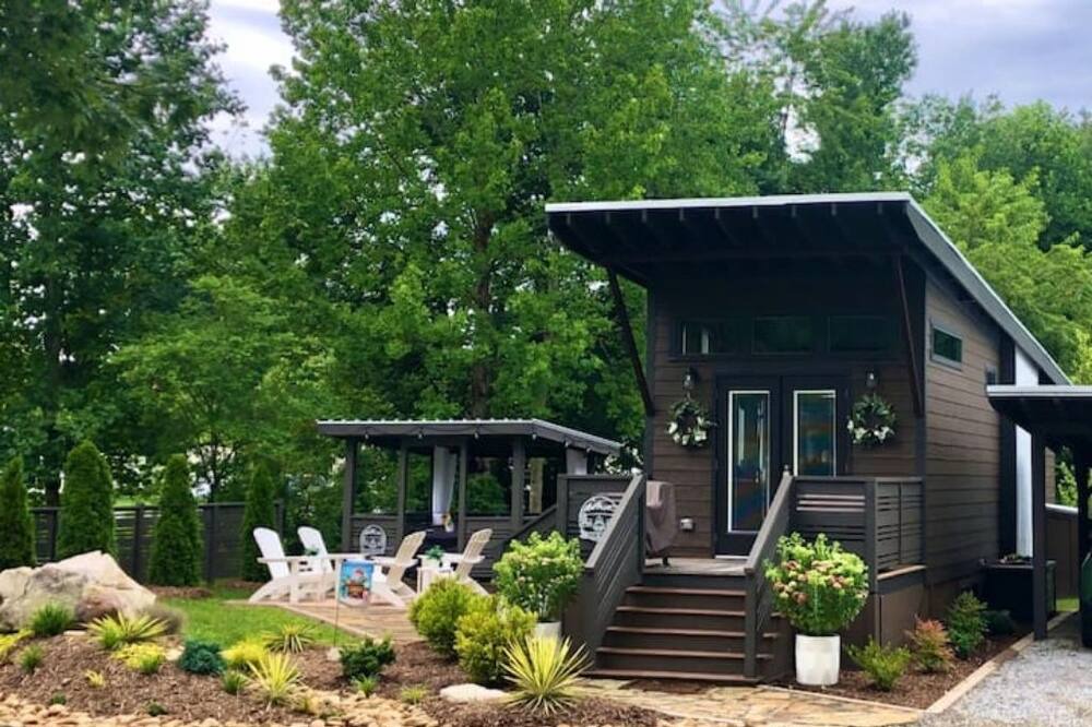 Photo of Outdoor in Upward