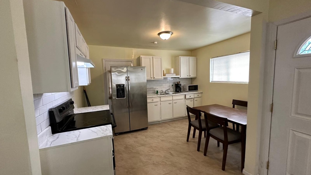 Photo of Livingroom in Northwest Los Angeles Heights
