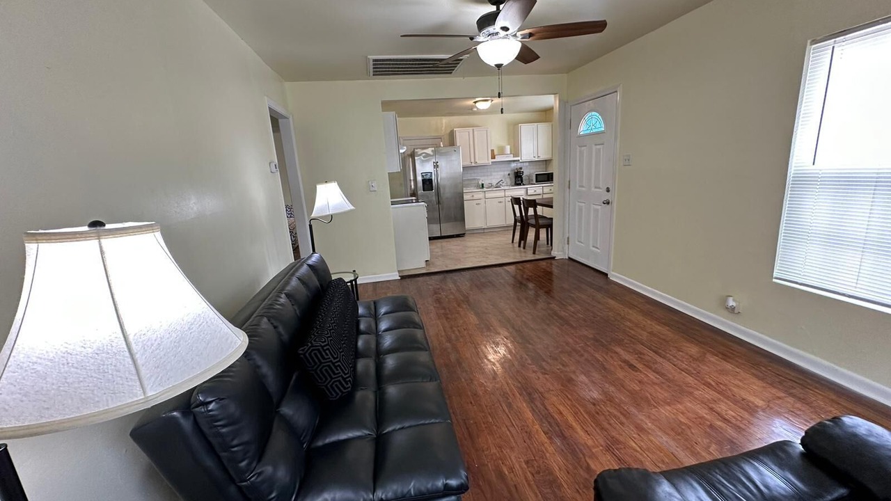 Photo of Livingroom in Northwest Los Angeles Heights