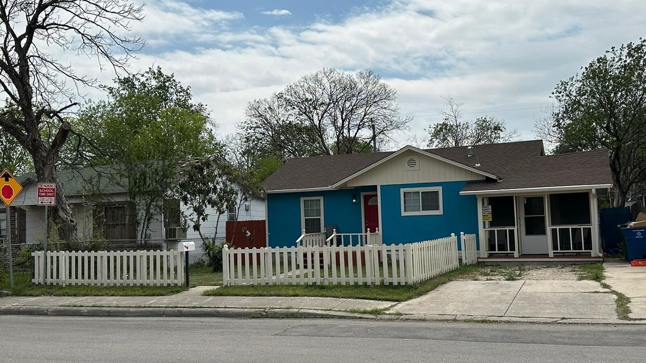 Photo of Buildings in Northwest Los Angeles Heights