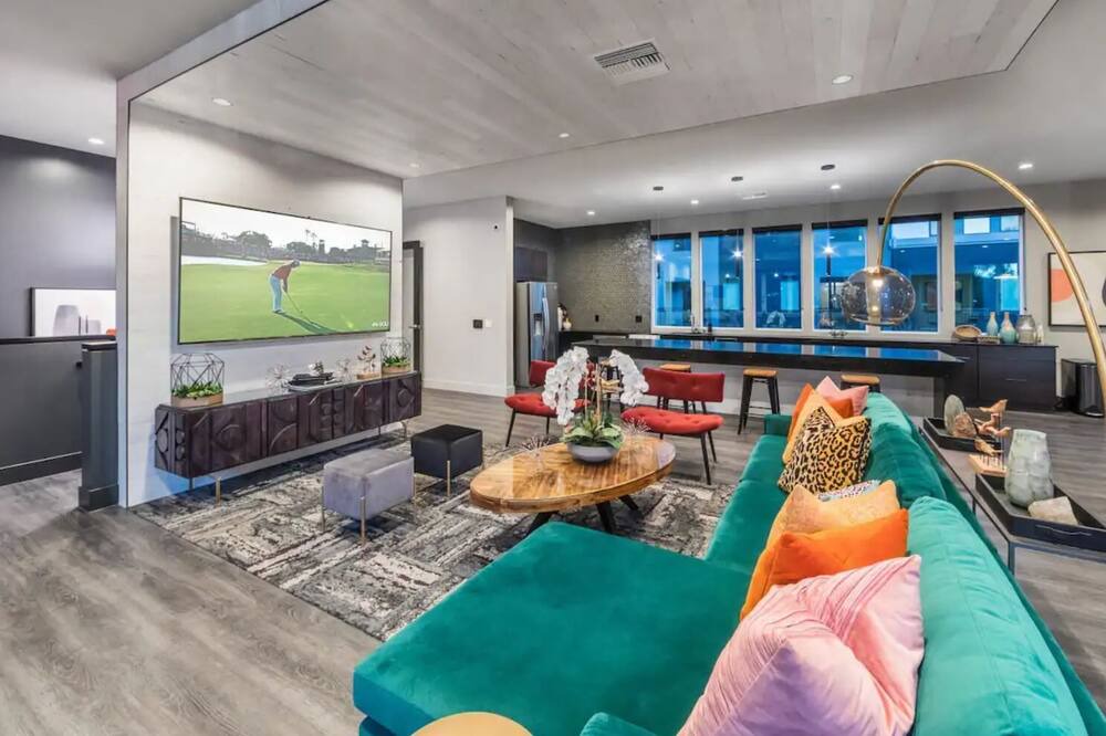 Photo of Livingroom in Central Escondido