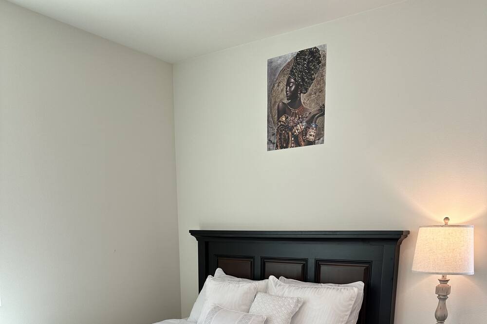 Photo of Bedroom in Central Escondido