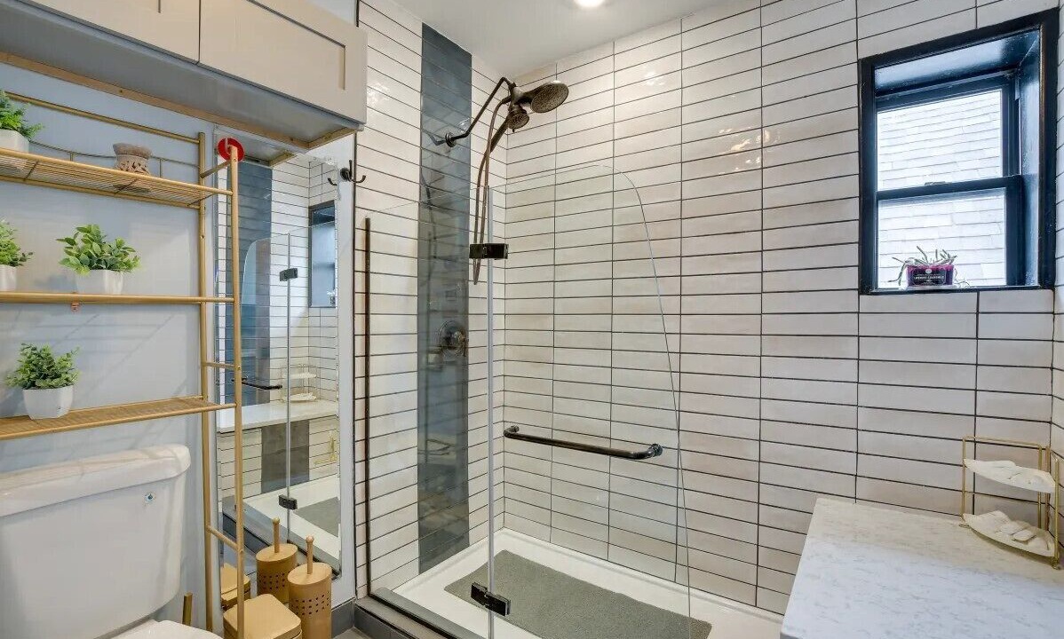 Photo of Bathroom in Logan Square