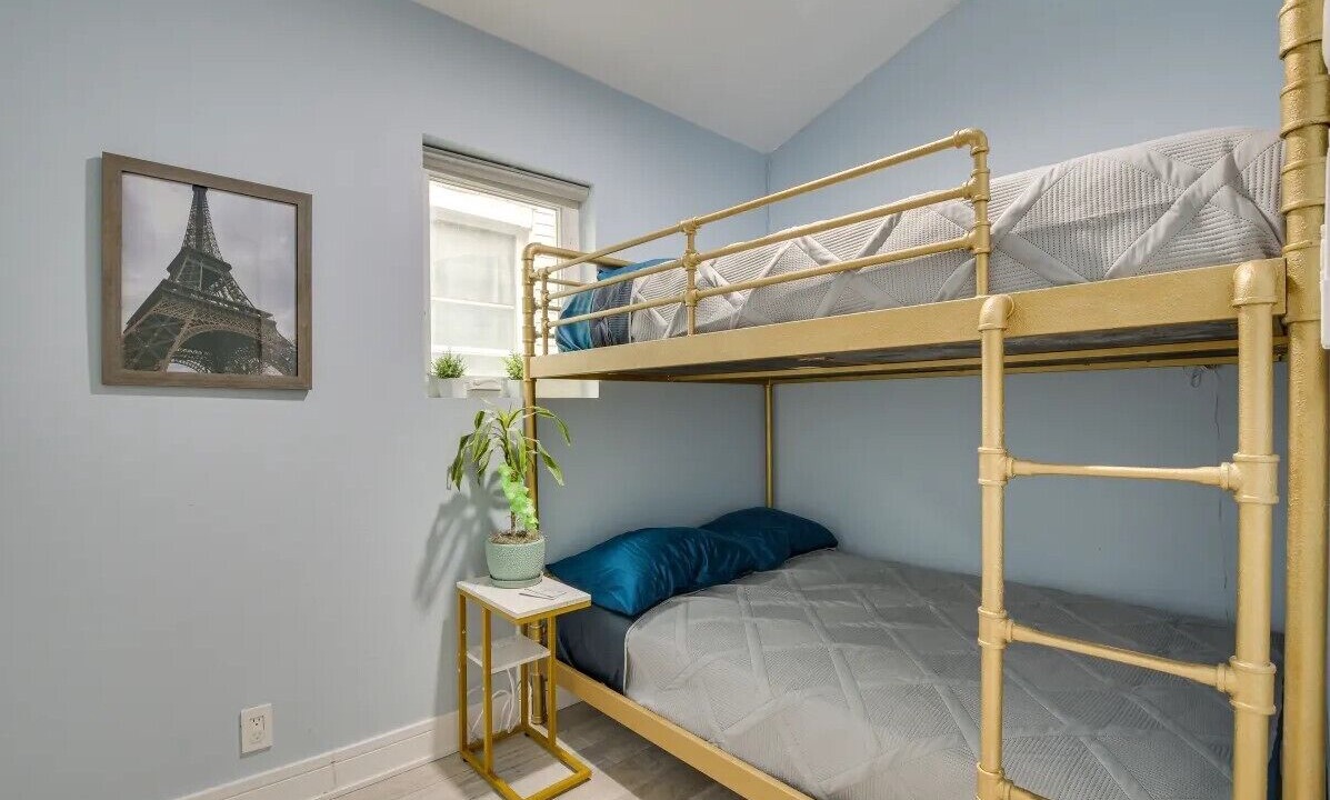 Photo of Others in Logan Square