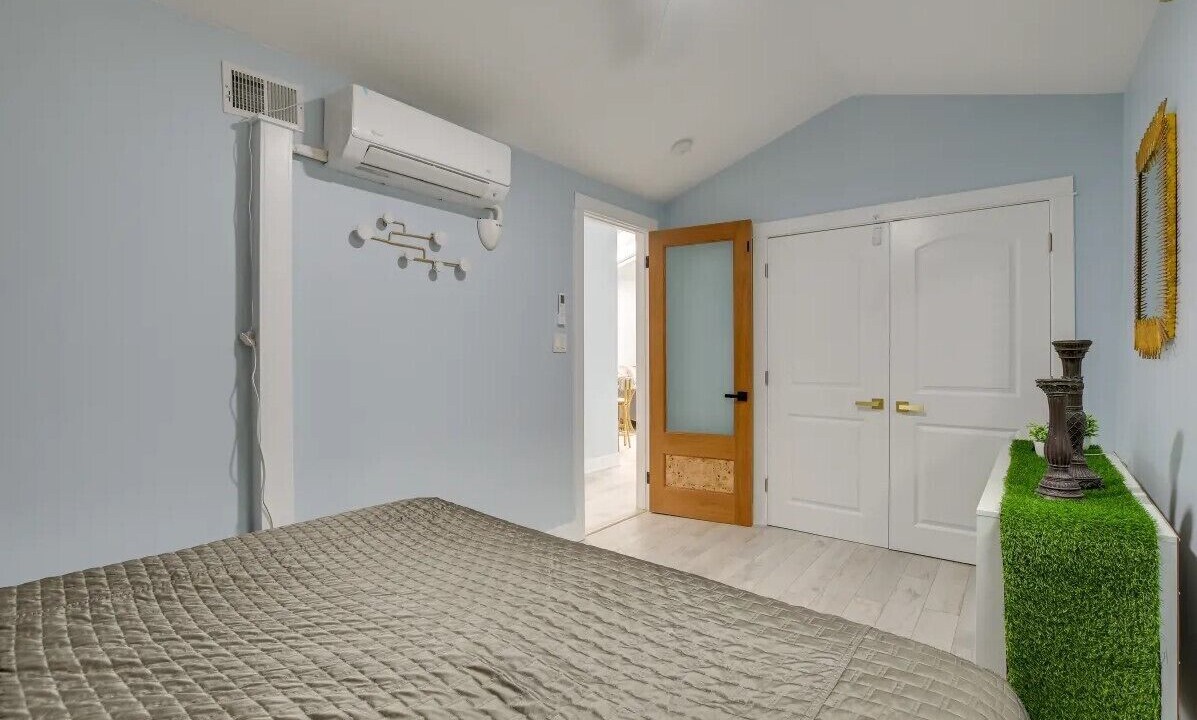 Photo of Others in Logan Square