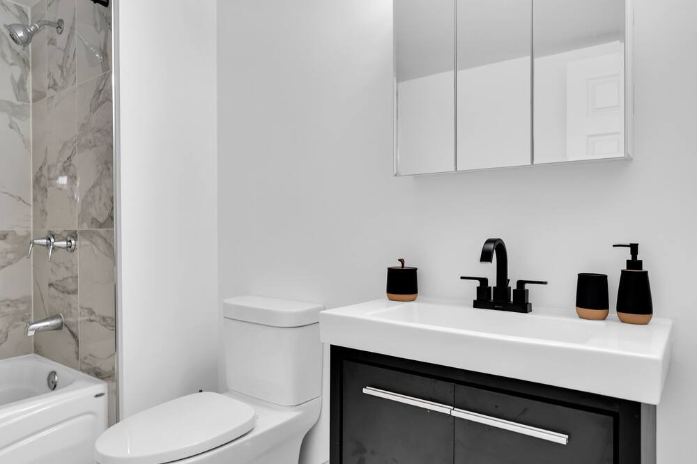 Photo of Bathroom in District des Promenades
