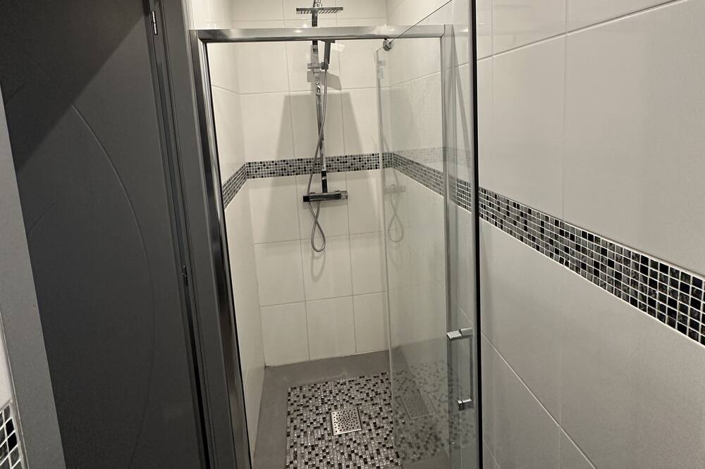 Photo of Bathroom in Chasseneuil-du-Poitou