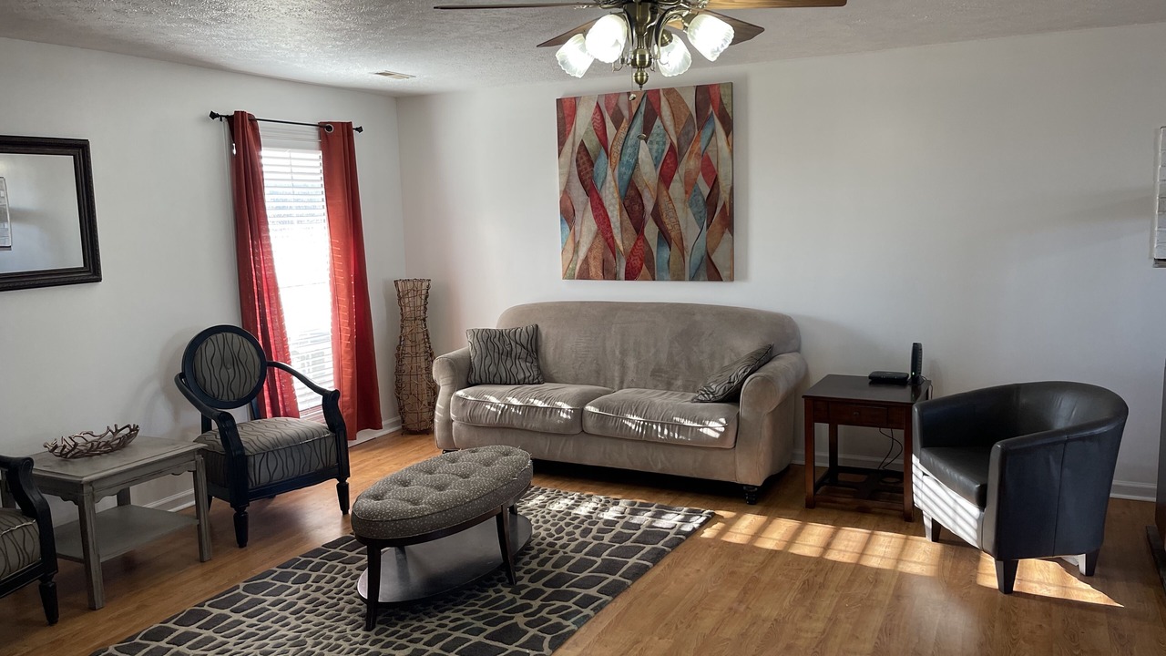 Photo of Livingroom in Pocahontas