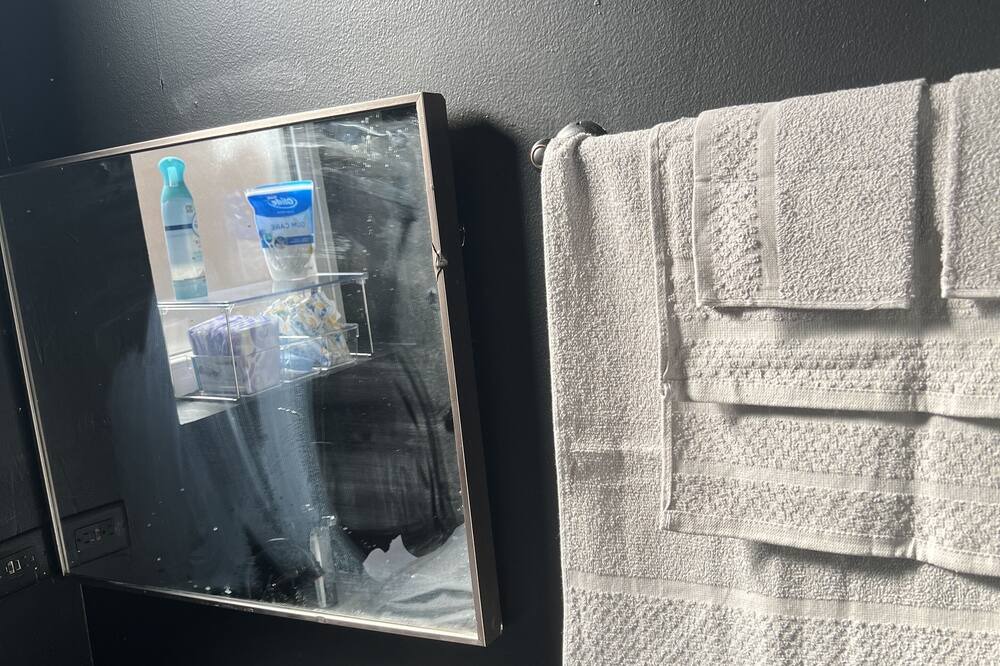 Photo of Bathroom in East Garfield Park