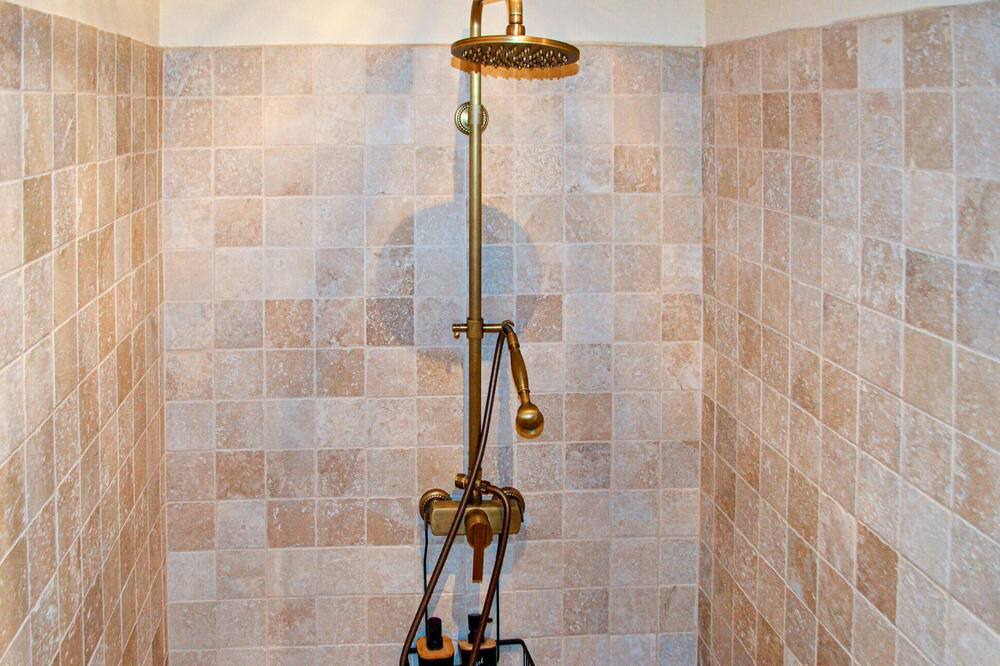 Photo of Bathroom in Sainte-Livrade-sur-Lot