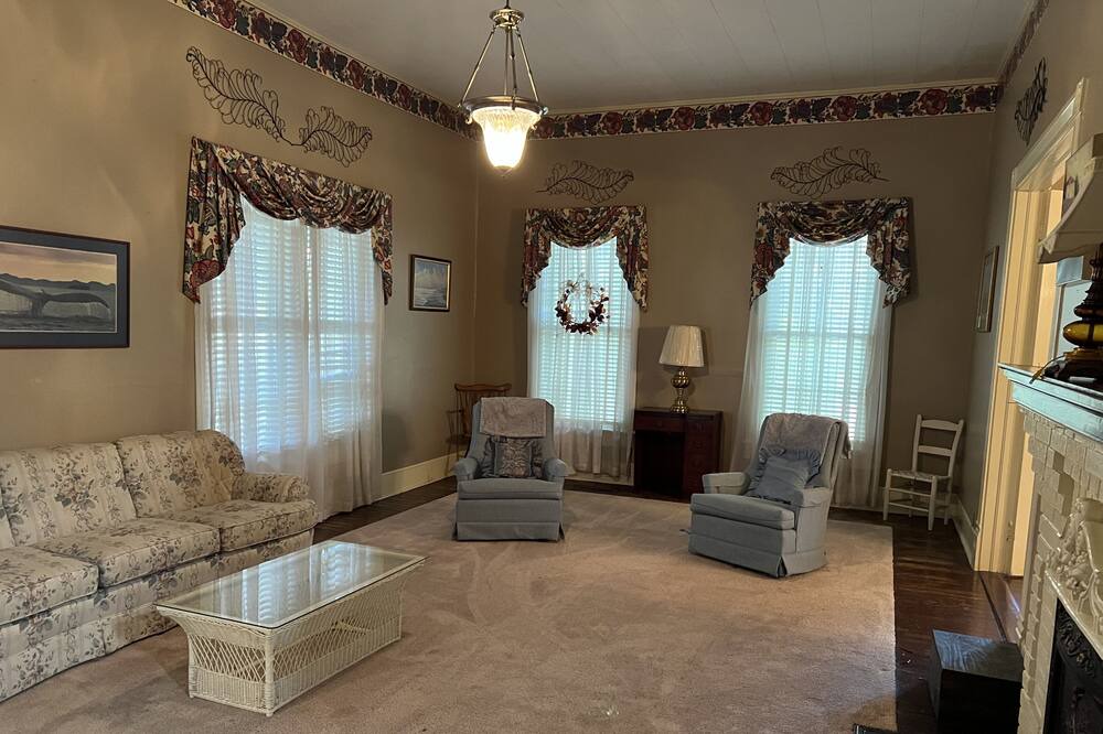 Photo of Livingroom in Quitman