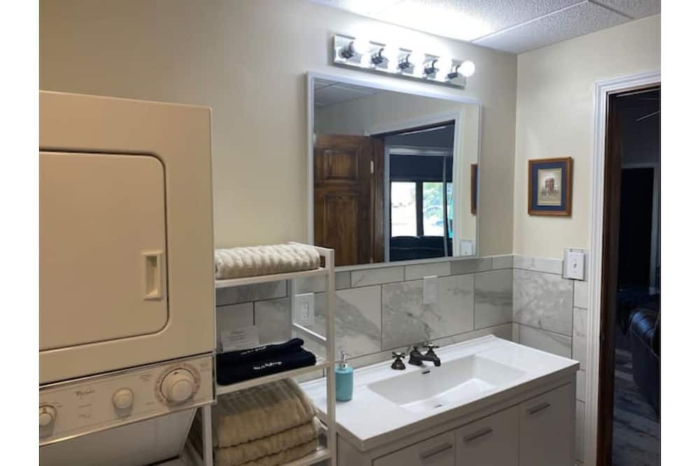 Photo of Bathroom in Ottumwa