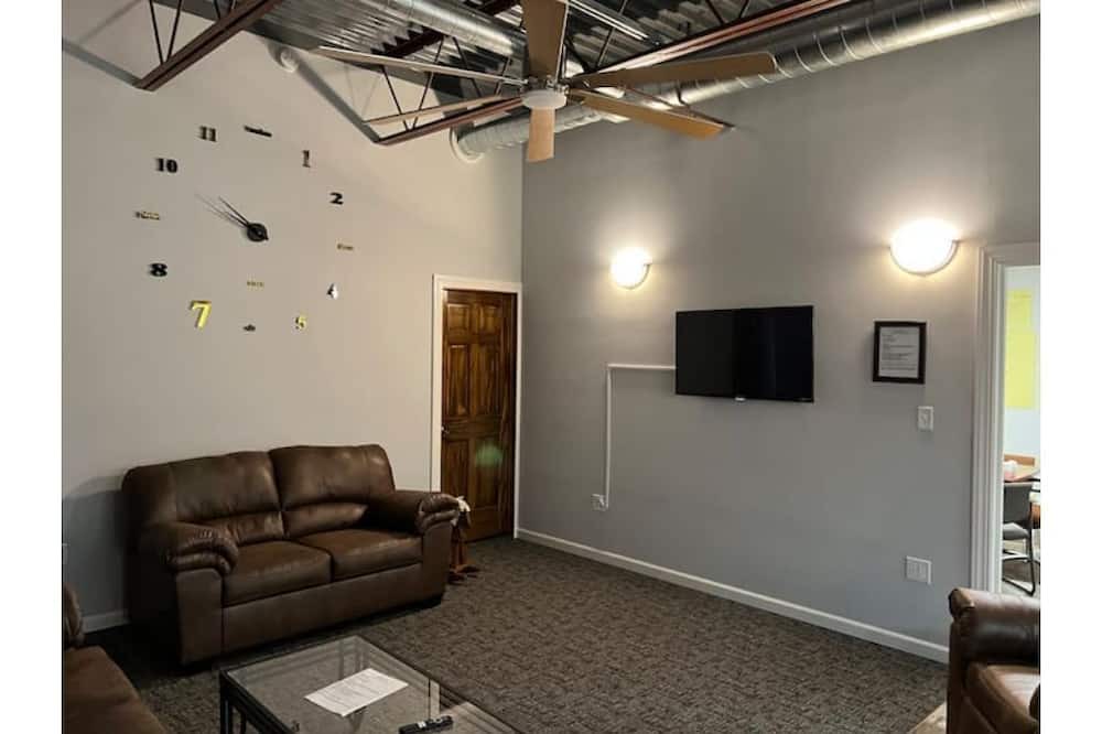 Photo of Livingroom in Ottumwa