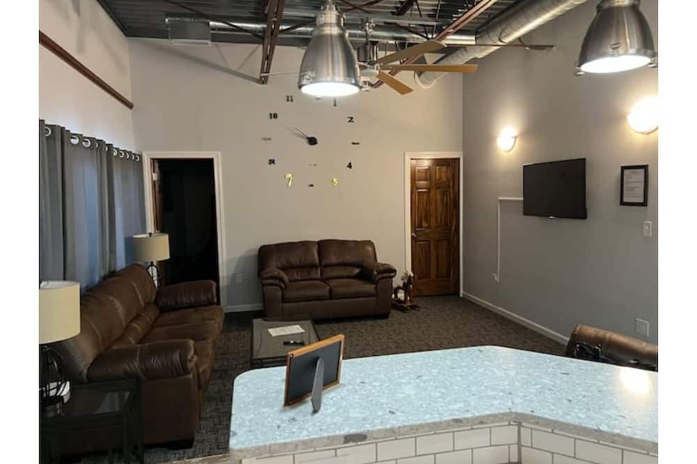 Photo of Livingroom in Ottumwa