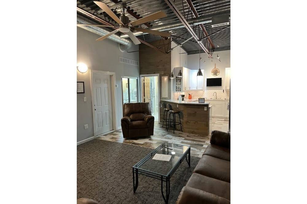 Photo of Livingroom in Ottumwa