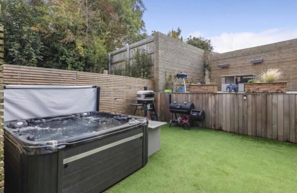 Photo of Outdoor in Shoscombe