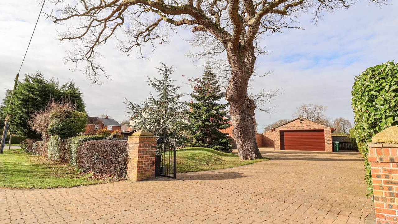 Photo of Others in Chorlton-by-Backford