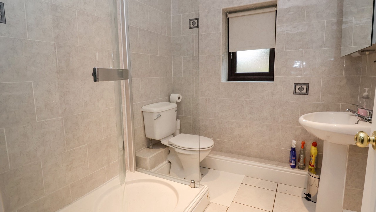 Photo of Others in Chorlton-by-Backford