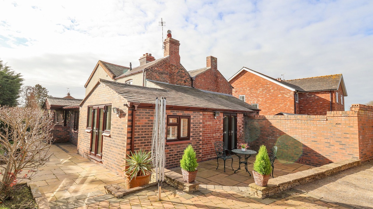 Photo of Others in Chorlton-by-Backford