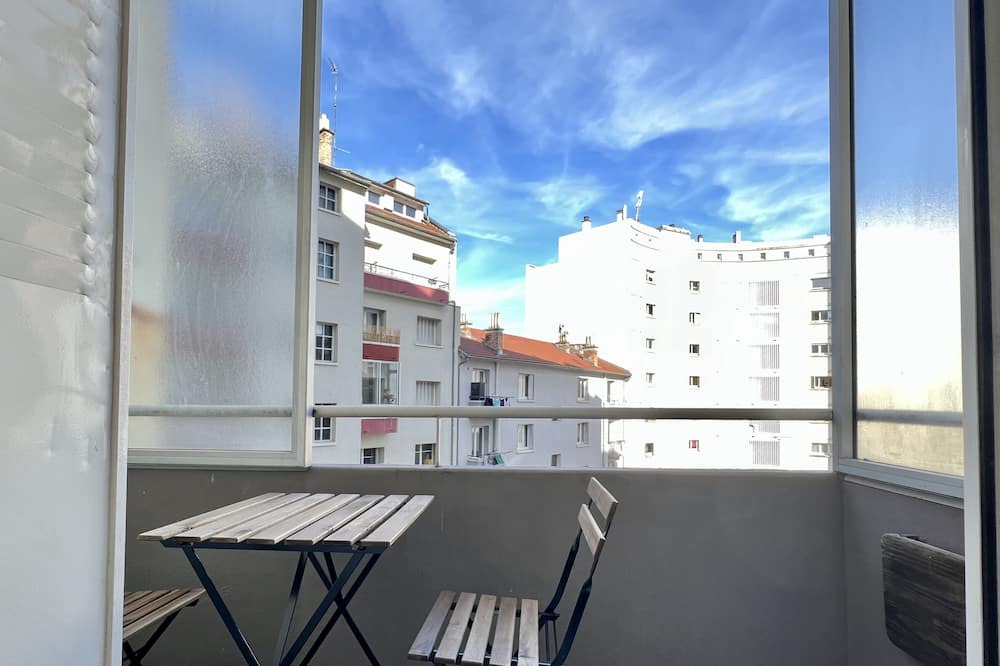 Photo of Outdoor in Quartier Exposition-Bajatiere