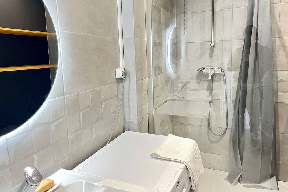 Photo of Bathroom in Quartier Exposition-Bajatiere