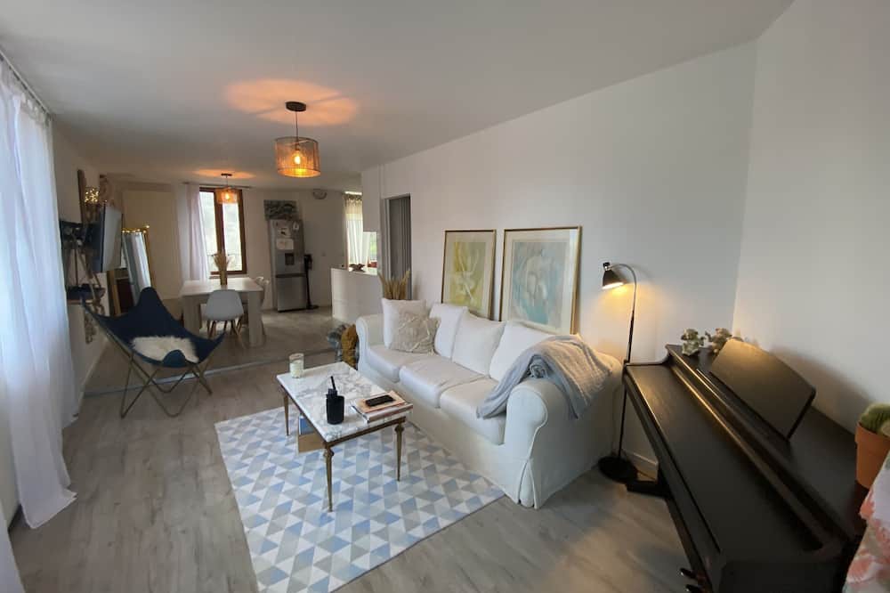 Photo of Livingroom in Saint-Baudel