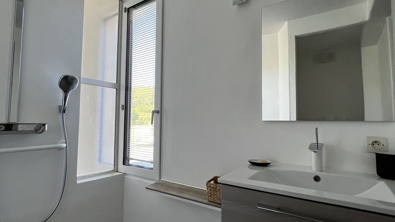 Photo of Bathroom in Rochefort-en-Valdaine