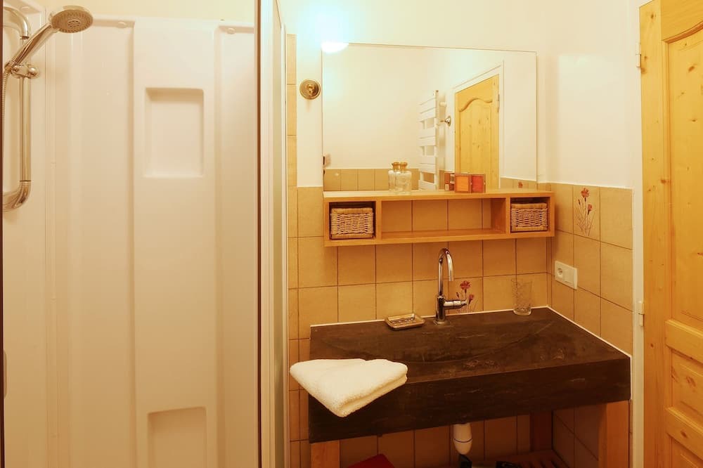 Photo of Bathroom in Marnoz