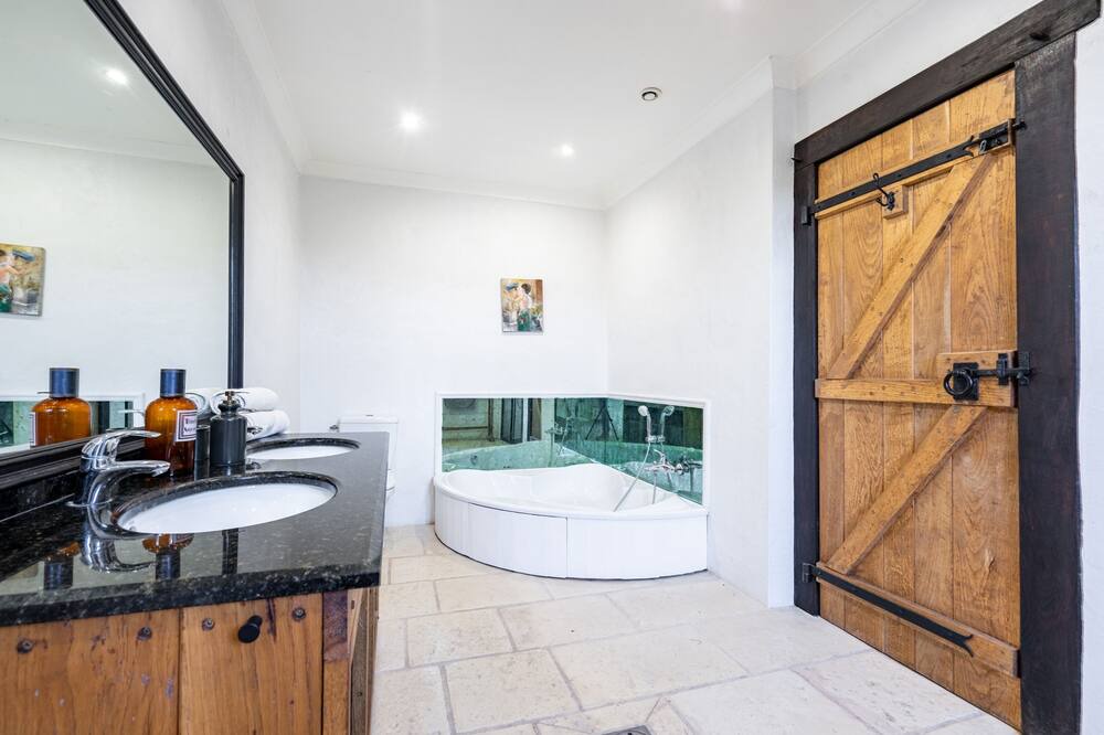 Photo of Bathroom in Saint-Etienne-d'Orthe