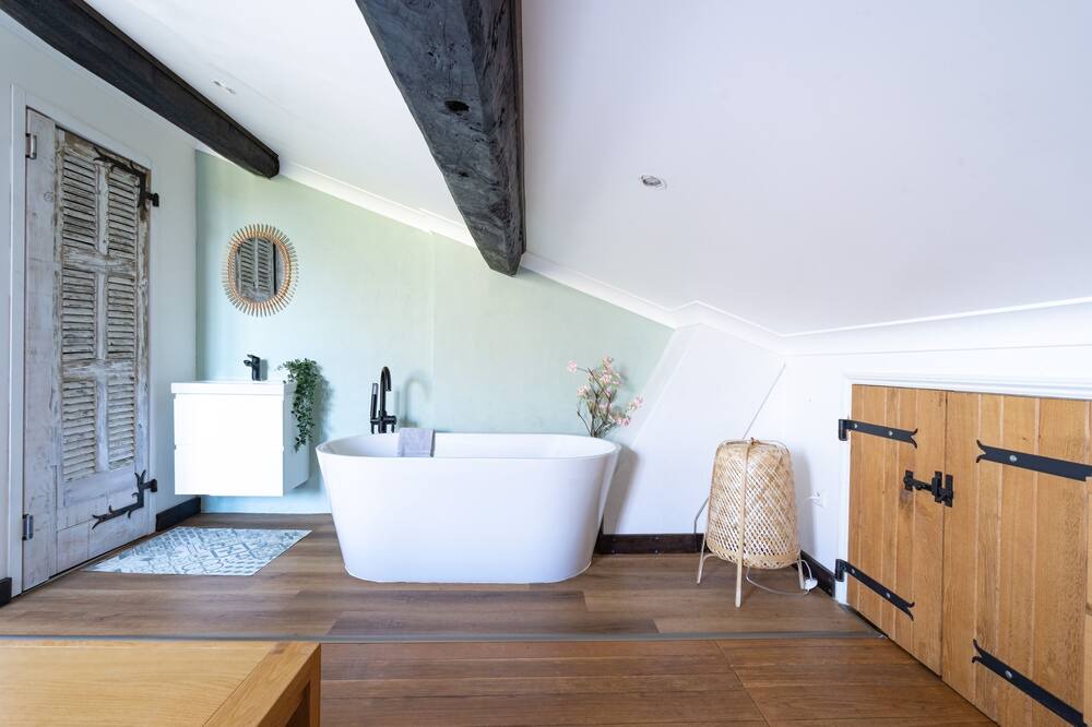 Photo of Bathroom in Saint-Etienne-d'Orthe