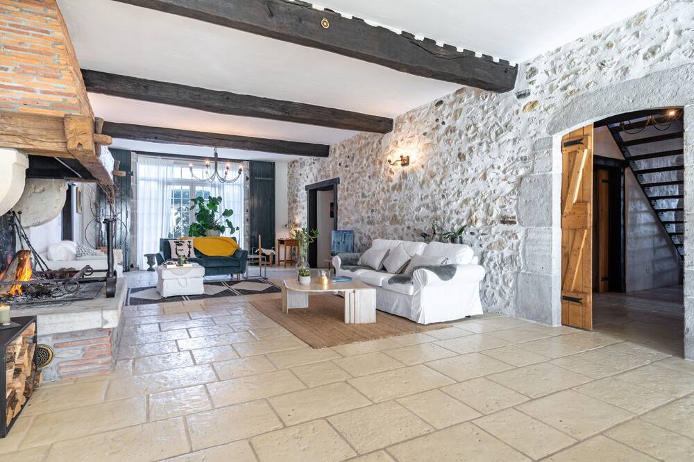 Photo of Livingroom in Saint-Etienne-d'Orthe