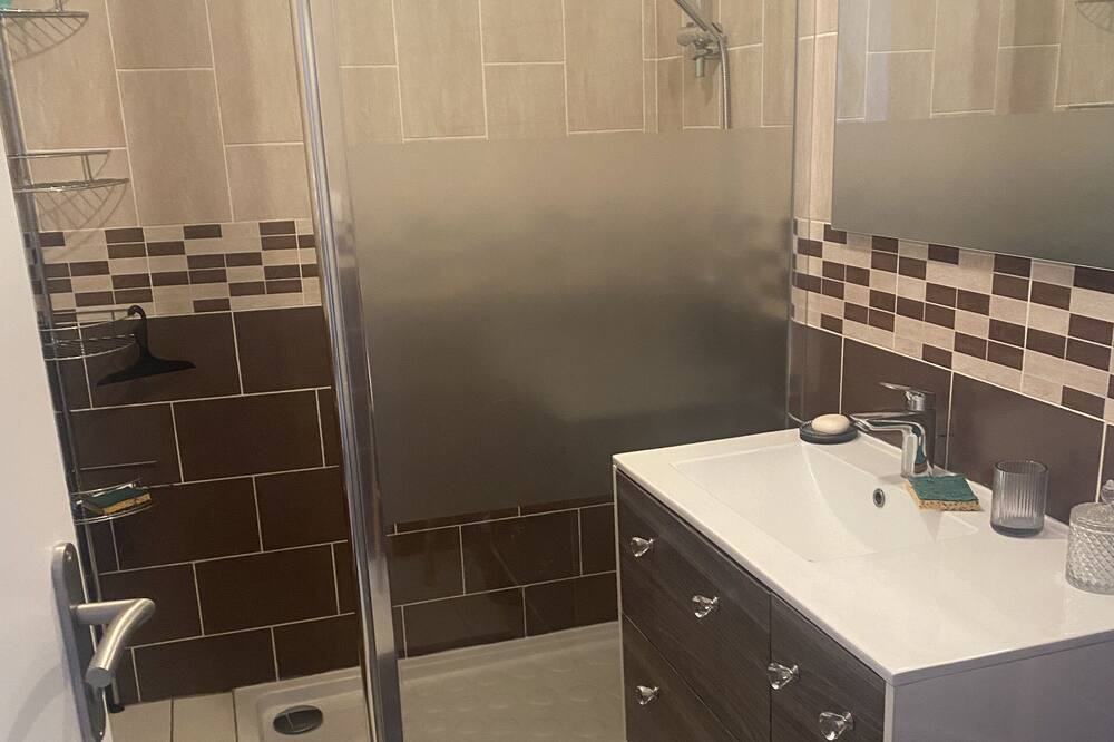 Photo of Bathroom in Les Moutiers-en-Retz