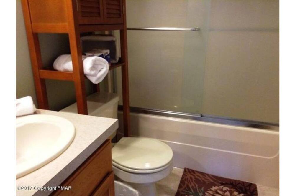 Photo of Bathroom in Tannersville