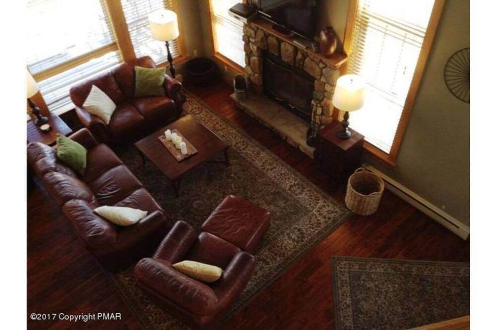 Photo of Livingroom in Tannersville