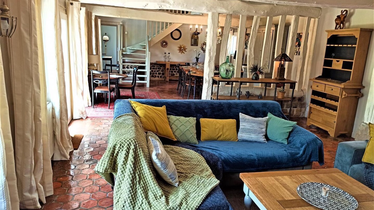 Photo of Livingroom in Vibeuf