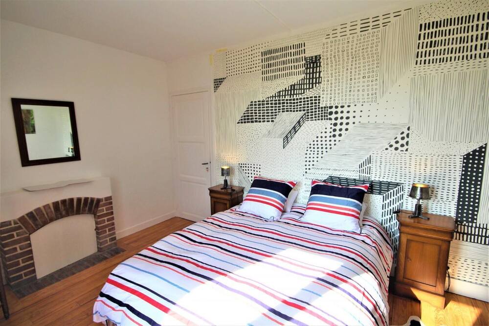 Photo of Bedroom in Mesnieres-en-Bray