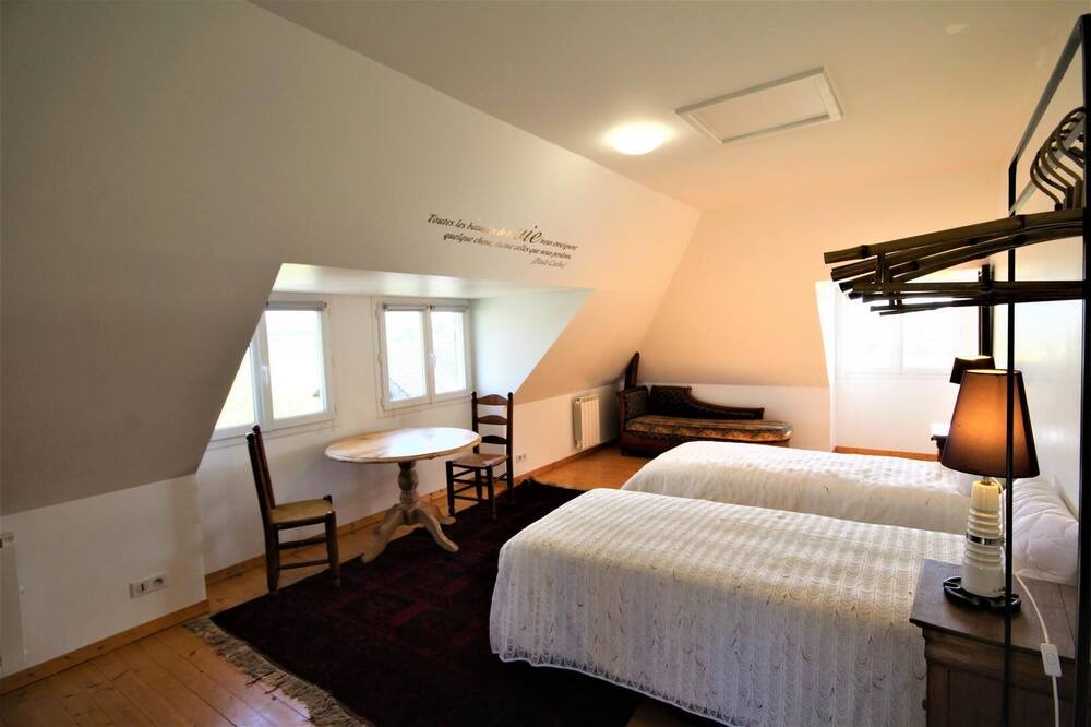 Photo of Bedroom in Mesnieres-en-Bray