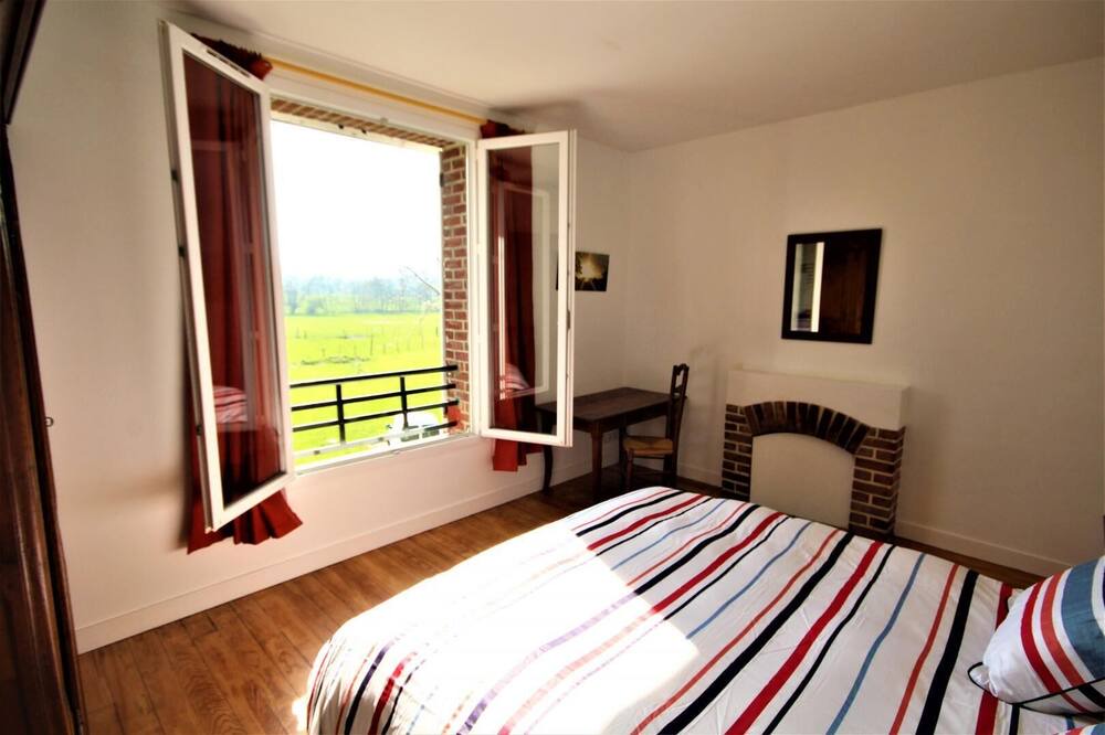 Photo of Bedroom in Mesnieres-en-Bray