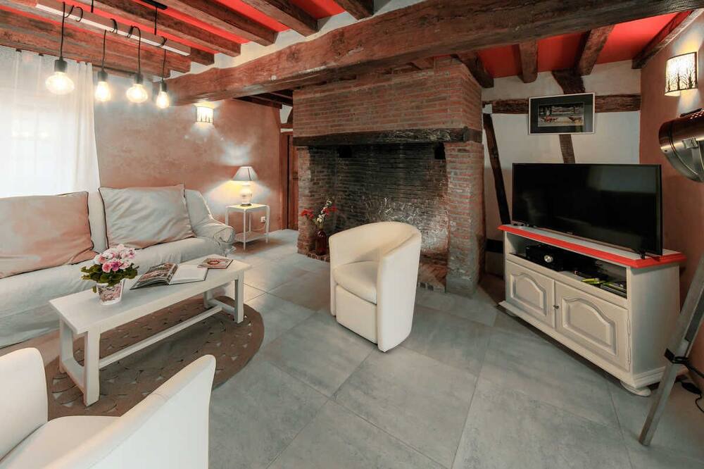 Photo of Livingroom in Saint-Saens