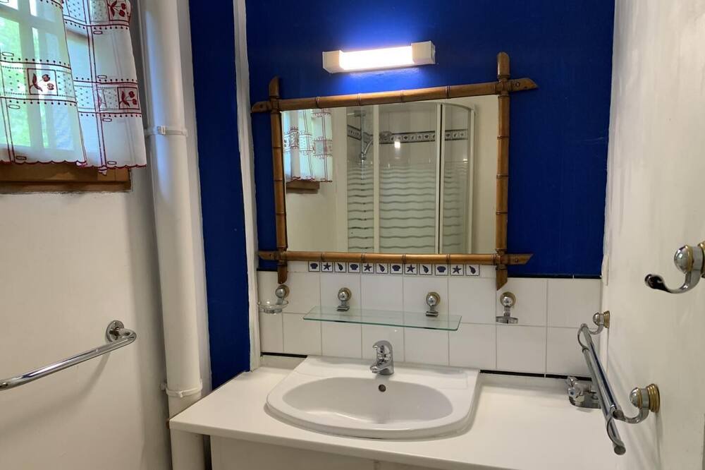Photo of Bathroom in Lintot
